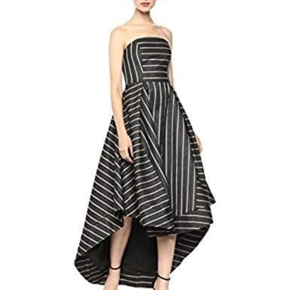 Cameo Moments Apart Gown - Navy